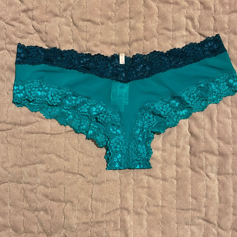 PINK xtra low rise cheekster panties